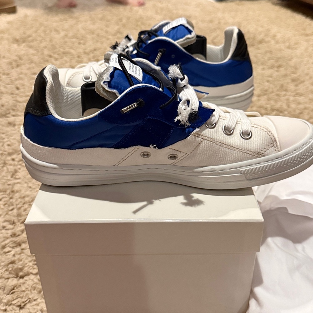 NIB Maison Mariela New Evolution Low sneaker in white and blue US 9
